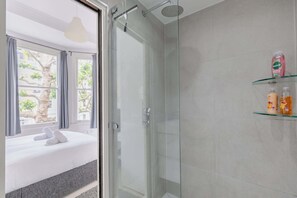 Bañera, secador de pelo