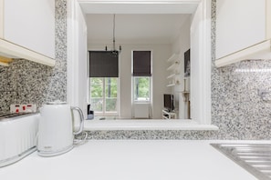 Interior - Elegant 2BD City Retreat in Earl's Court, London (London)