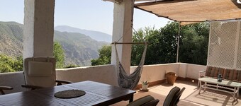 SPECTACULAR views, authentic rural house , exquisite area.