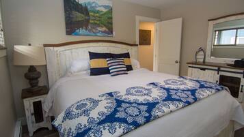 3 slaapkamers, een bureau, een strijkplank/strijkijzer, wifi