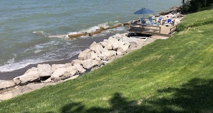 Madison Lakehouse – Spectacular Sunsets, Triple Lot.