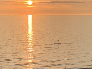 在海滩、沙滩毛巾