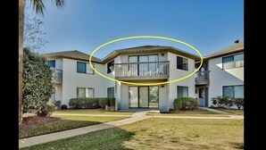 Exterior - Cozy Condo Short Walk to the Beach (Miramar Beach)