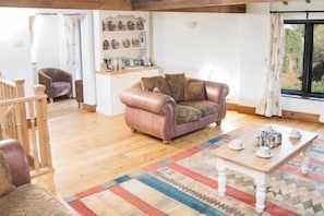 TV, DVD player, books, stereo