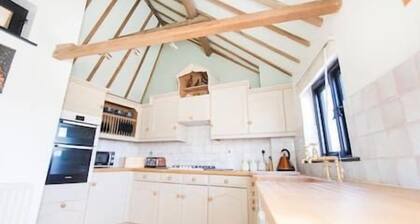 Fabulous character property in the heart of Southwell