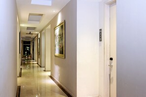 المنشأة من الداخل