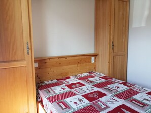 2 bedrooms