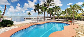 Little Torch Key Nest - Ocean view with pool