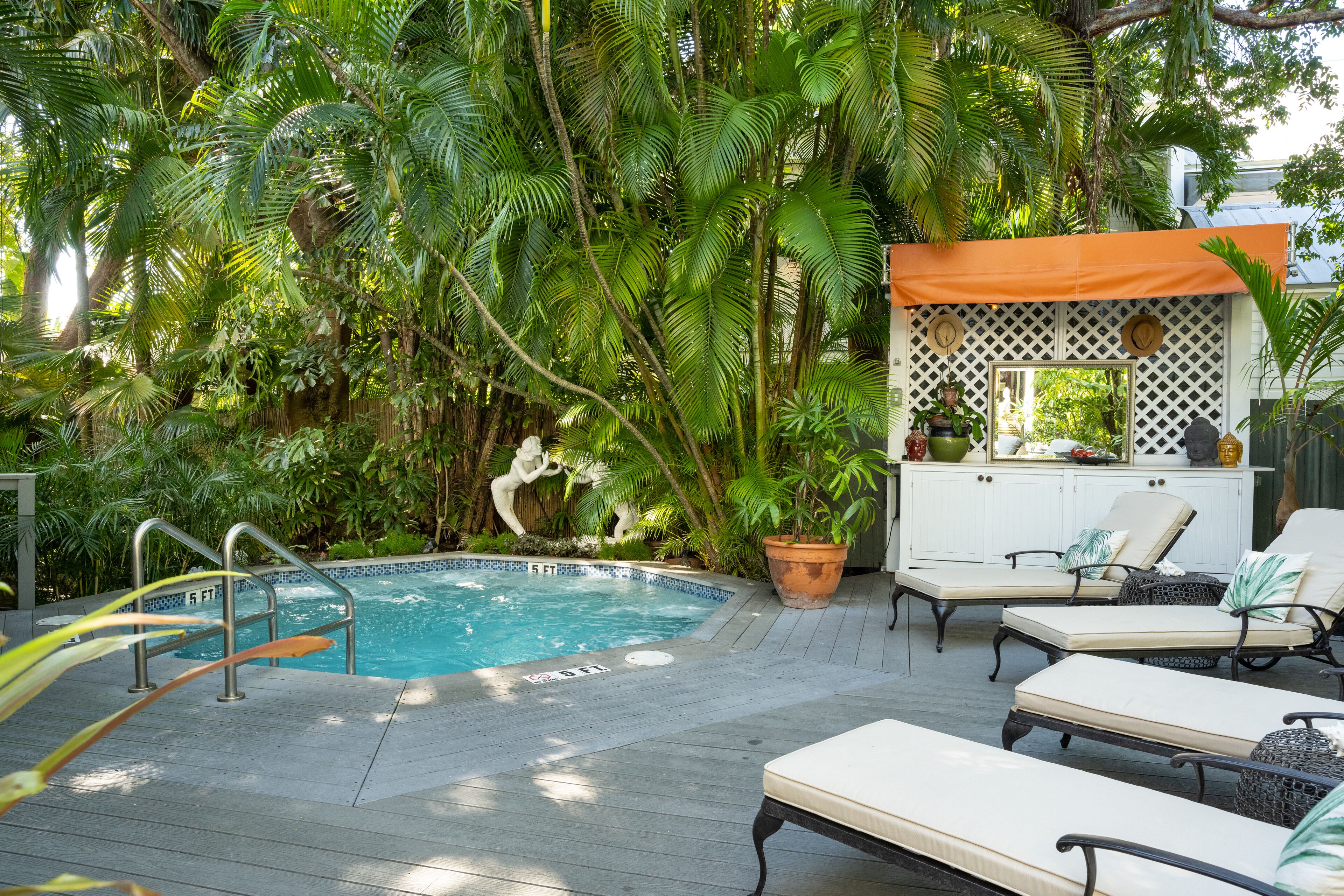 Foto - The Mermaid & The Alligator