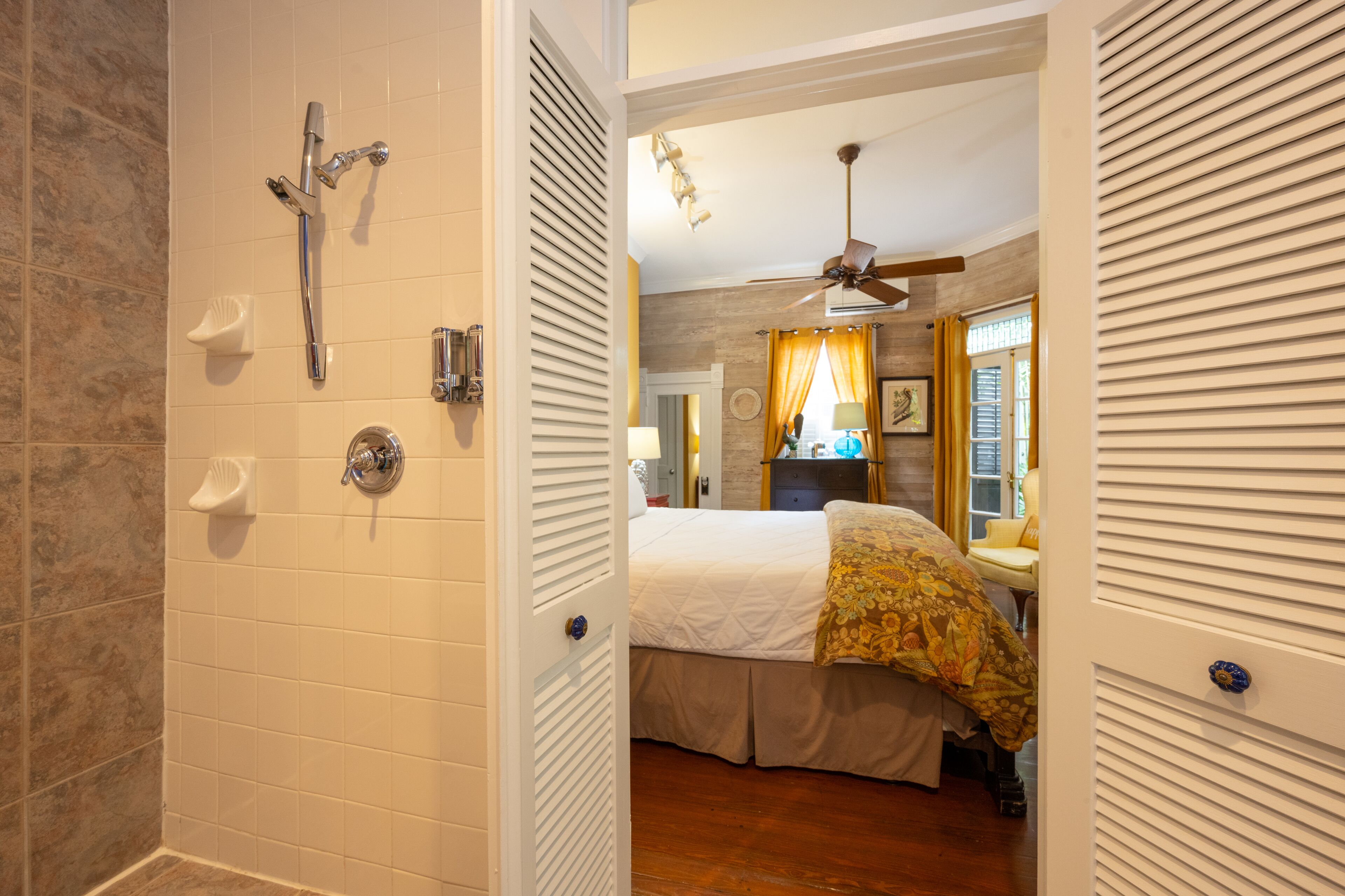 Photo - The Mermaid & The Alligator