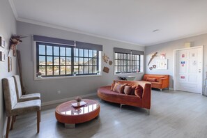 TV - MyriverPlace N.2 - PORTO Riverfront Apartment With Breathtaking Views (Vila Nova de Gaia)