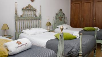 2 bedrooms, iron/ironing board, travel crib, free WiFi