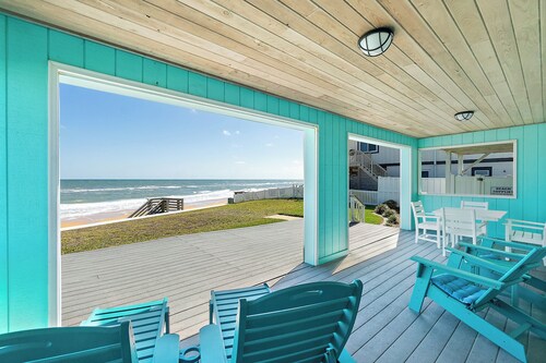 Direct Beachfront Deck | Grill | 2 Queen Beds