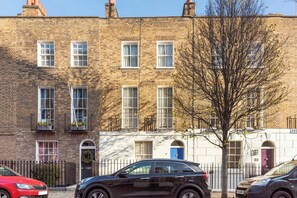 Exterior - Contemporary 1BDR Home 10 Mins from Hyde Park (London)