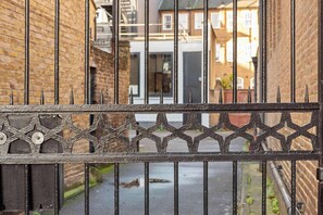 Exterior detail - Contemporary 1BDR Home 10 Mins from Hyde Park (London)