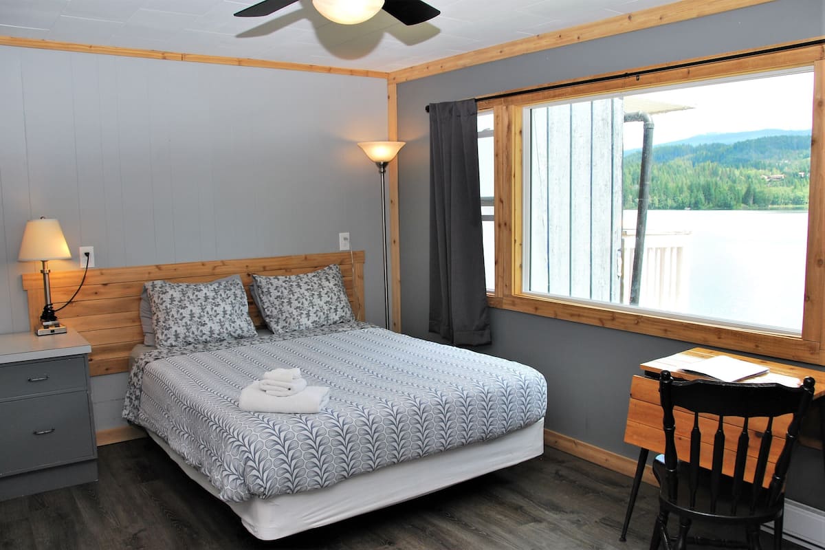 Basic-rum | Sängtillbehör av högsta kvalitet, individuell inredning och unika möbler