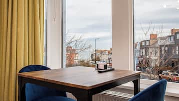 Casa de lujo, para no fumadores | Ropa de cama hipoalergénica y decoración personalizada