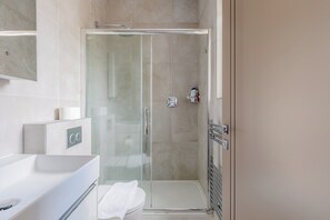 Bathtub, hair dryer