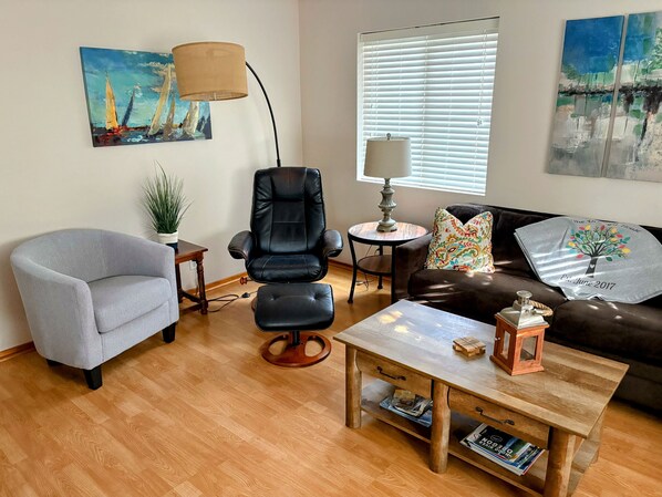 Smart TV, DVD player, books