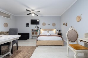 1 chambre, fer et planche à repasser, Wi-Fi, literie fournie