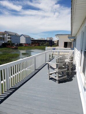 Terrace/patio - Coastal Breeze Cottage (North Myrtle Beach)