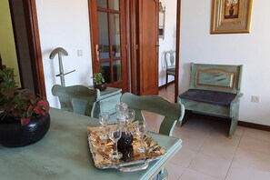 Dining - MyriverPlace N.4 - PORTO Riverfront Apartment with TERRACE breathtaking views (Vila Nova de Gaia)