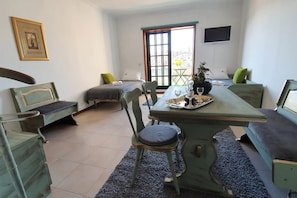 1 chambre, fer et planche Ă repasser, Wi-Fi, draps fournis