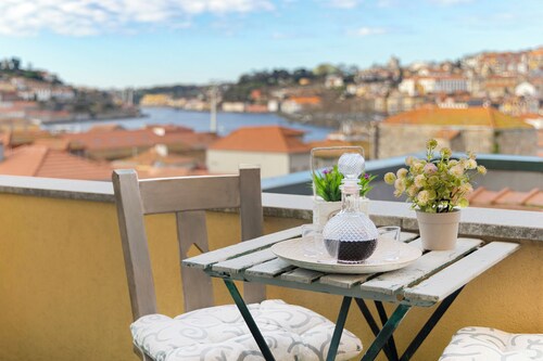 MyriverPlace N.4 - PORTO Riverfront Apartment with TERRACE breathtaking views