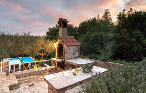 Nice Home in Rukavac With Wifi and 4 Bedrooms