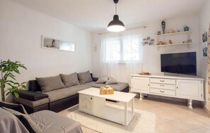House | Living room | TV, table football