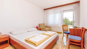 Apartment - Beautiful Home in Dramalj With Wifi and 2 Bedrooms (Crikvenica)