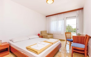 Apartment | 2 bedrooms, free WiFi, bed sheets - Beautiful Home in Dramalj With Wifi and 2 Bedrooms (Crikvenica)
