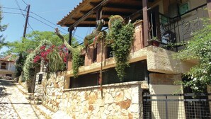 Exterior - Stunning Home in Xiropigado With Wifi and 2 Bedrooms (North Kynouria)