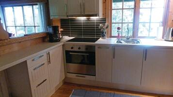 House | Private kitchen | Cookware/dishes/utensils
