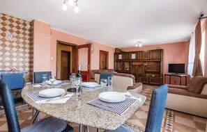 House | Exterior - Stunning Home in Ozalj With 5 Bedrooms, Wifi and Outdoor Swimming Pool (Karlovac)