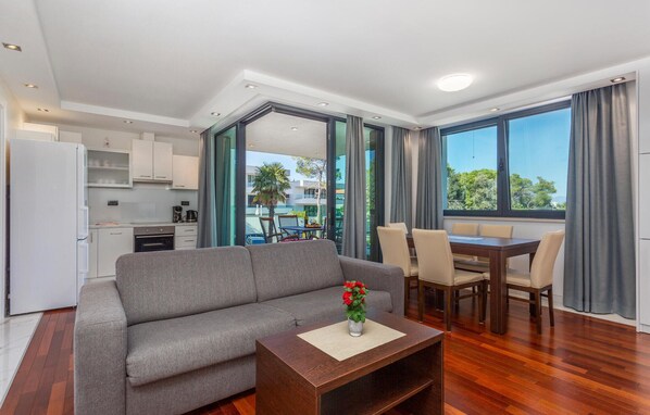 Apartment | Living room | Smart TV