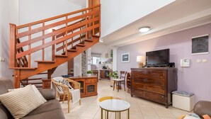 Apartment | Living room - Awesome Home in Pula With Wifi and 2 Bedrooms (Pula)