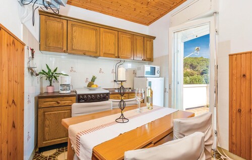 Stunning Home in Kampor With Wifi and 2 Bedrooms