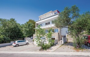 Apartment | Exterior - Beautiful Home in Dramalj With Wifi and 1 Bedrooms (Crikvenica)