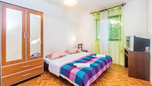 Unclassified image, 2 of 35, button - Beautiful Home in Njivice With Wifi and 2 Bedrooms (Omisalj)