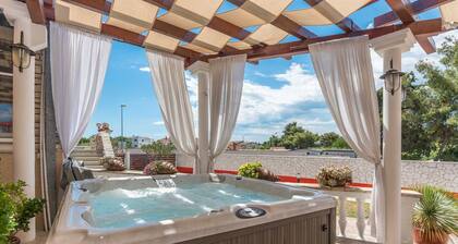 XXXL Villa Ancora with heated pool