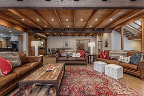 Télévision, cheminée, jeux vidéo, baby-foot