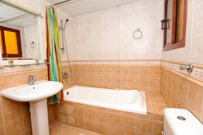 Apartment, 2 Schlafzimmer | Badezimmer