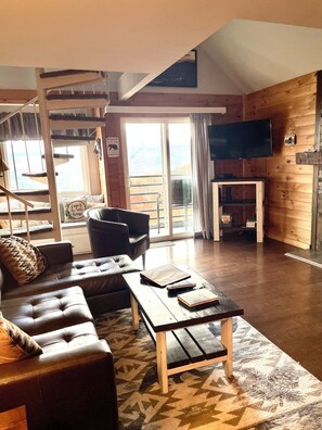 Smart TV, fireplace, DVD player