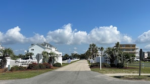 Property grounds - 2 bedroom, 2 full bathrooms Condo at OIB (Ocean Isle Beach)