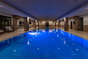 Piscine intérieure, piscine chauffée