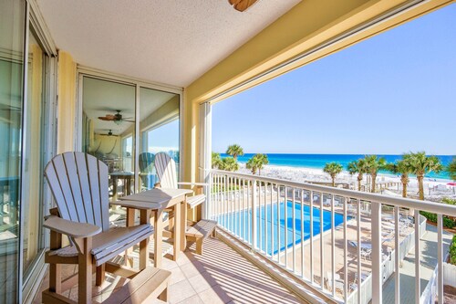 GORGEOUS GULF FRONT VIEW, Unit 205, 3rd Floor, Private Beach, FREE Beach Setups