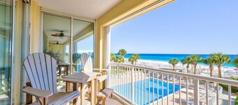 GORGEOUS GULF FRONT VIEW, Unit 205, 3rd Floor, Private Beach, FREE Beach Setups