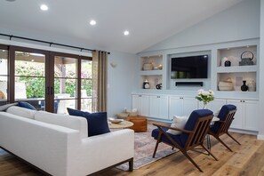 智能电视、壁炉