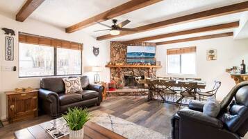 TV, fireplace